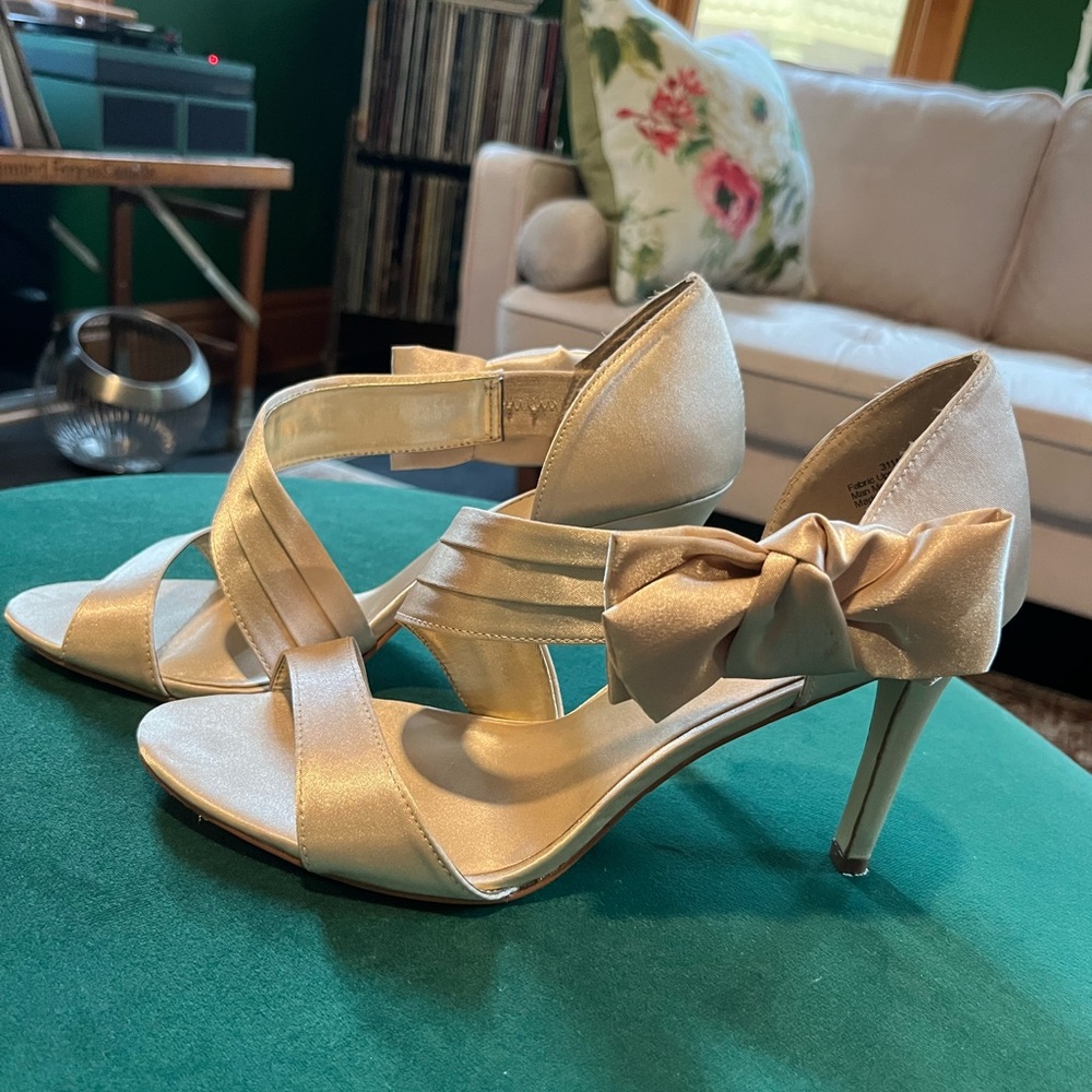 Lulu Townsend ivory/cream satin bow strappy heel. Size 9.5. Worn once.